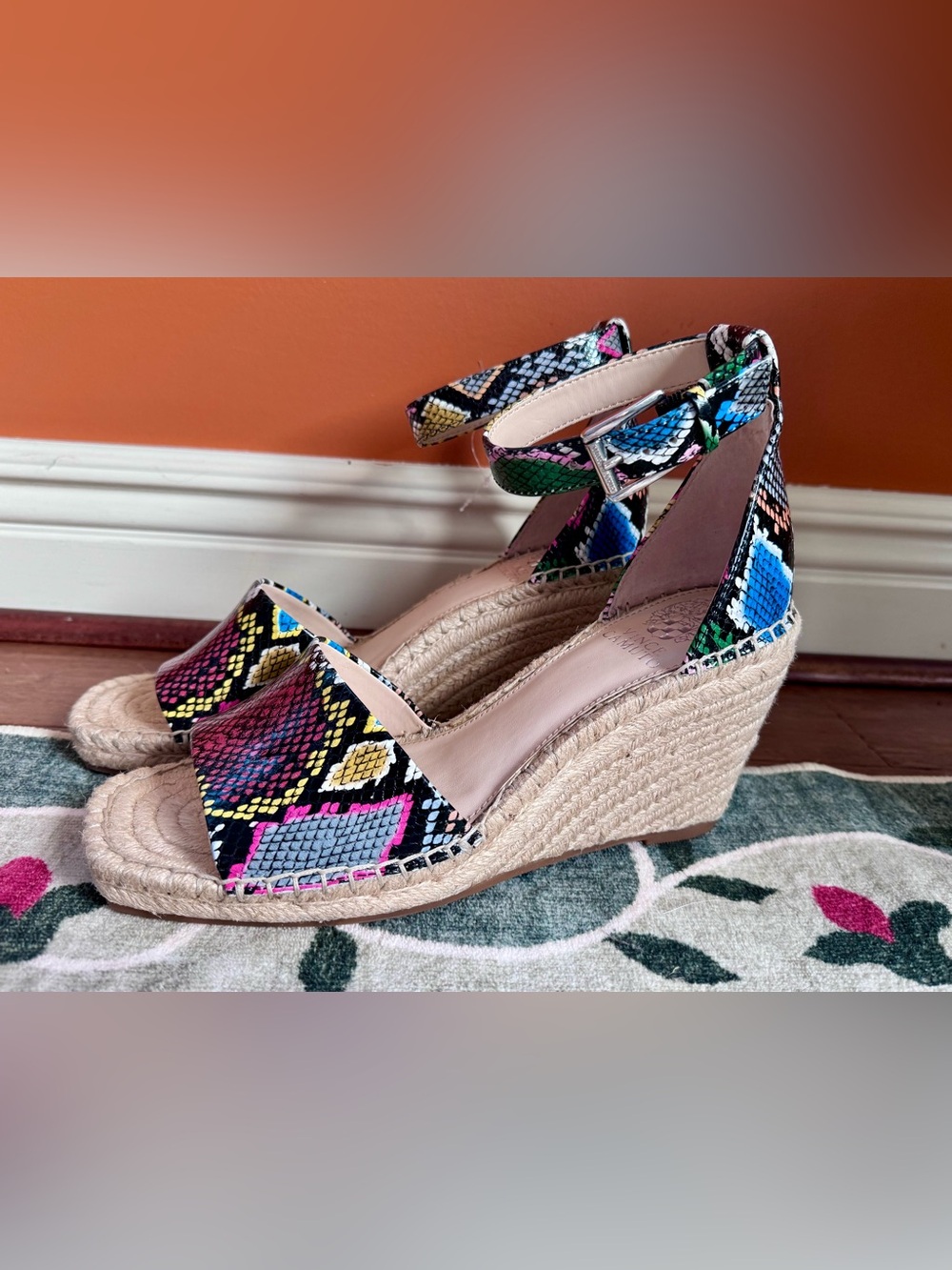Vince Camuto Multicolor Snake-Print Wedge Sandals sz 9
